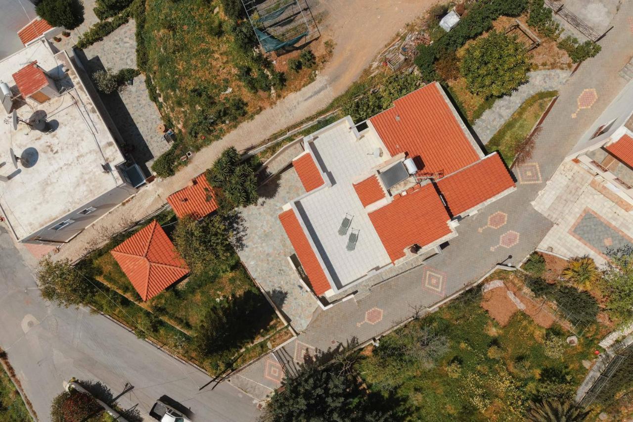 Villa Melenia For Family Holidays By The Agia Pelagia (Crete)