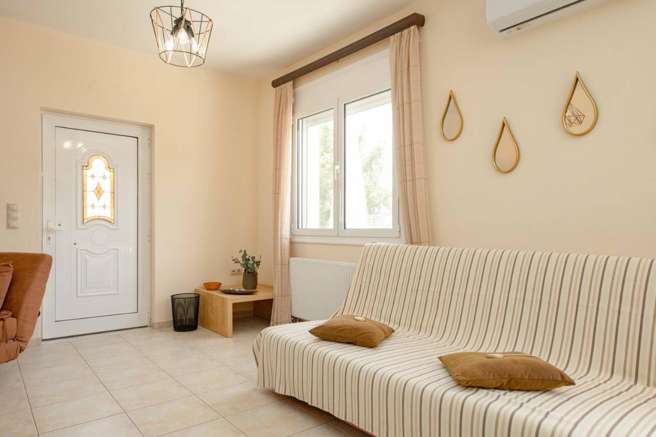 Villa Melenia For Family Holidays By The Agia Pelagia (Creta)